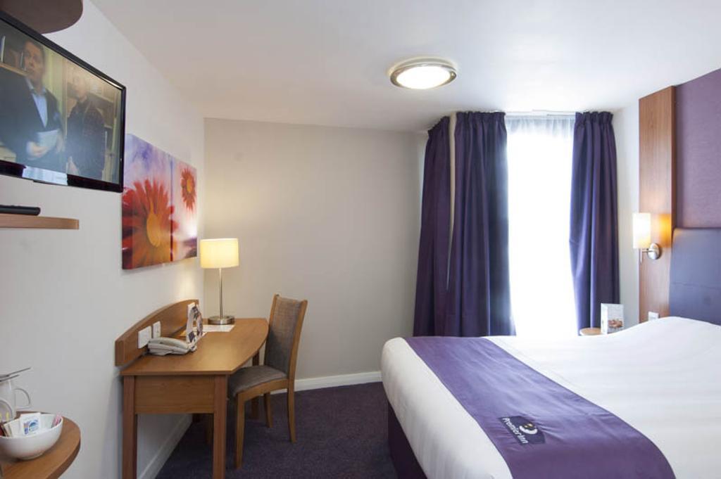 Premier Inn Reading Central Værelse billede